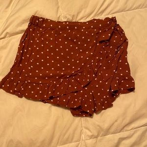 American Eagle brown and white polka dot shorts